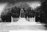 Bundesarchiv Bild 105-DSWA0022, Deutsch-Süd-Westafrika, Kriegerdenkmal.jpg