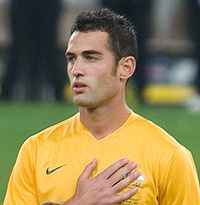 Valeri während der Nationalhymne vor dem Freundschaftsspiel gegen Uruguay (2007)