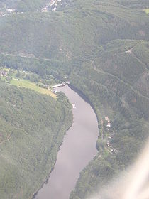 Luftaufnahme der Stauanlage Heimbach