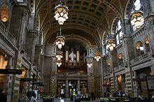 Glasgow-kelvingrove-museum-centralhall.JPG