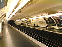 Metro 5 Saint-Marcel.jpg