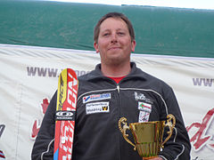 Foidl bei der Siegerehrung für den FIS-Gesamtweltcup im Speedski (Downhill) 2009/10