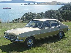 1972-1974 Holden LJ Torana S sedan 01.jpg