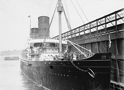 Die Campania am Pier der Cunard Line