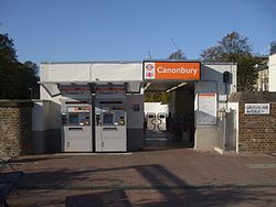 Canonbury station entrance.JPG