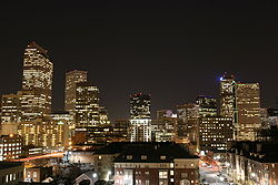 Skyline bei Nacht