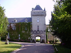 Eingangstor von dem Chateau La Rivière