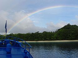 Regenbogen über der Tulagi-Insel.