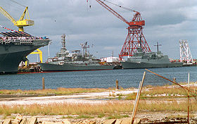 INS Eilat und INS Lahav, im Bau bei Ingalls Shipbuilding
