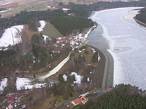 Talsperre beim Frühjahrshochwasser 2006