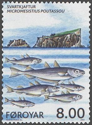Blauer Wittling (Micromesistius poutassou) auf einer Briefmarke der Färöer-Inseln