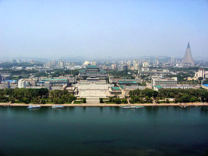 0322 Pyongyang Turm der Juche Idee Aussicht.jpg