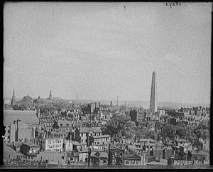 Vogelsicht auf Boston, Charlestown, Massachusetts und Bunker Hill zwischen 1890 und 1910.