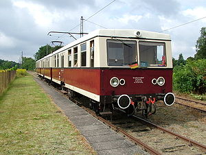 Ein Zug der Buckower Kleinbahn im Bahnhof Müncheberg