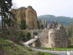 Die Burganlage Franchimonts von Ostnordost