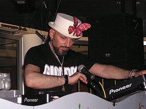 DJ, Remixer und Musikproduzent Gigi D’Agostino