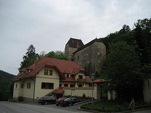 Die Ludwigsburg die etwas unterhalb der eigentlichen Burg liegt und deren Vorburg darstellt