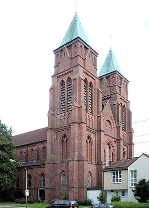 Gemeindekirche St. Maria Rosenkranz, erbaut 1888, nach 1945 durch Engelbert Köjer verändert wieder aufgebaut