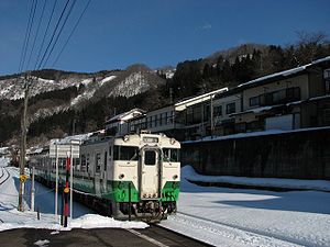 Zug der Tadami-Linie