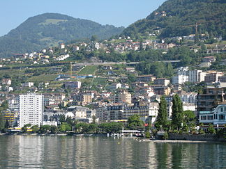 Les Pléiades (links) über Montreux