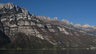 Churfirsten von Süden über den Walensee gesehen