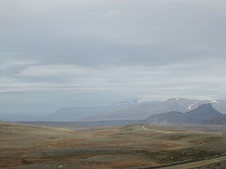 Blick von Kaldidalur auf Hallmundarhraun und den Eiríksjökull