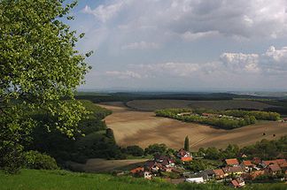 Blick auf die Milovická pahorkatina vom Hügel Pálava (Pavlovské vrchy)