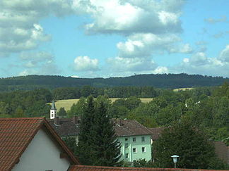 Steinberg mit Basalthügel (links) und Heiligenberg (rechts) von Süden