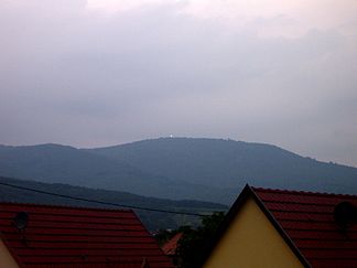 Hartmannswillerkopf am Abend von Cernay aus