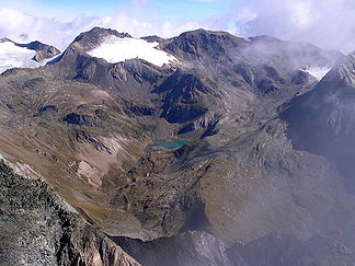 Die Weißspitze (halblinks), davor das Garaneberkees und der Eissee von Südwesten, von der Kreuzspitze aus gesehen