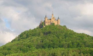 Berg Hohenzollern mit der gleichnamigen Burg Hohenzollern