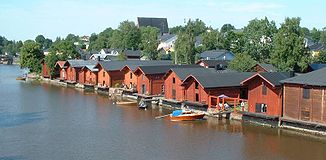 Speicherhäuser am Ufer des Porvoonjoki in der Altstadt von Porvoo