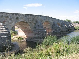 Mittelalterliche Brücke bei Lerma über den Arlanza
