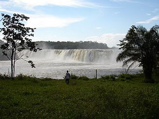 Wasserfall des Rio Claro zwischen Caçu und Aparecida do Rio Doce