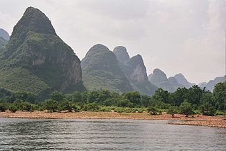 Karstberge am Li-Fluss
