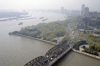 Mündung des Suzhou (Vordergrund) in den Huangpu, 1987