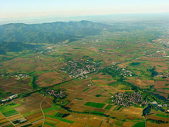 Luftbild von Markgräflerland und Schwarzwald