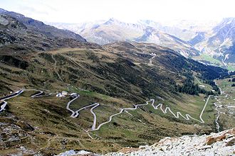 Schweizer Seite vom Splügenpass mit Blick zum Teurihorn