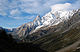 Aiguille Blanche de Peuterey (4.112 m Zacken links des Nebels)