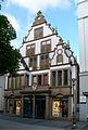 Steinernes Giebelhaus mit Renaissance-Fassade