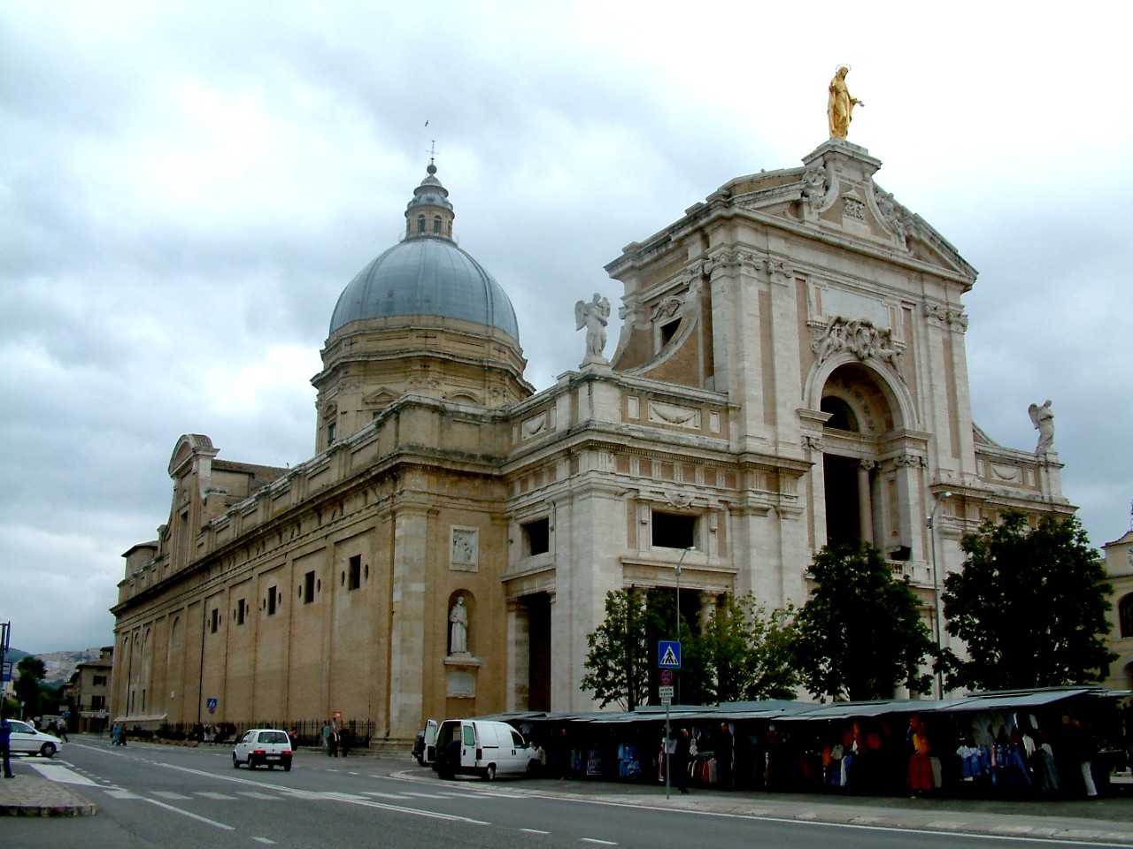 Da Santa Maria Degli Angeli Ad Assisi A Piedi Santa Maria degli Angeli (Assisi)