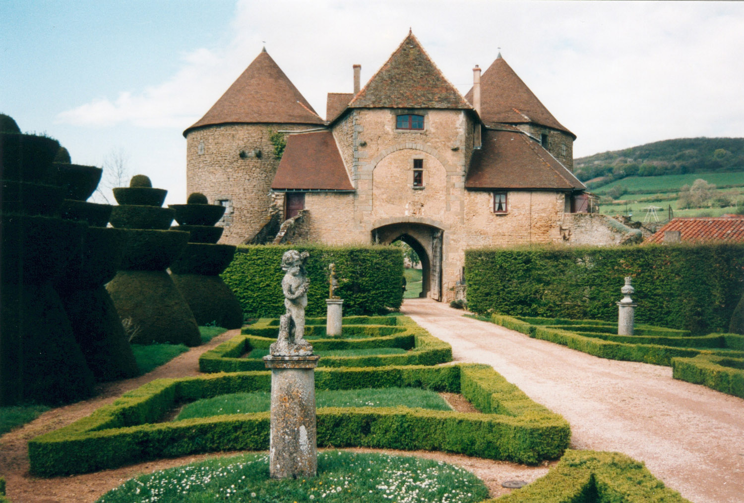 Liste der Burgen, Schlösser und Festungen in Burgund