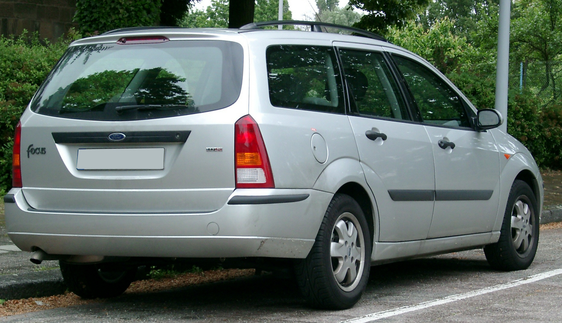 2002 Ford focus wagon rear bumper