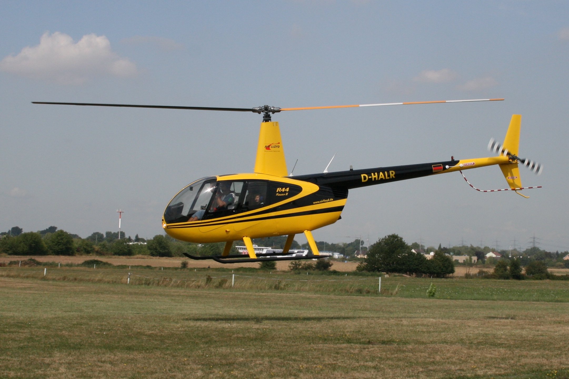 Robinson R44