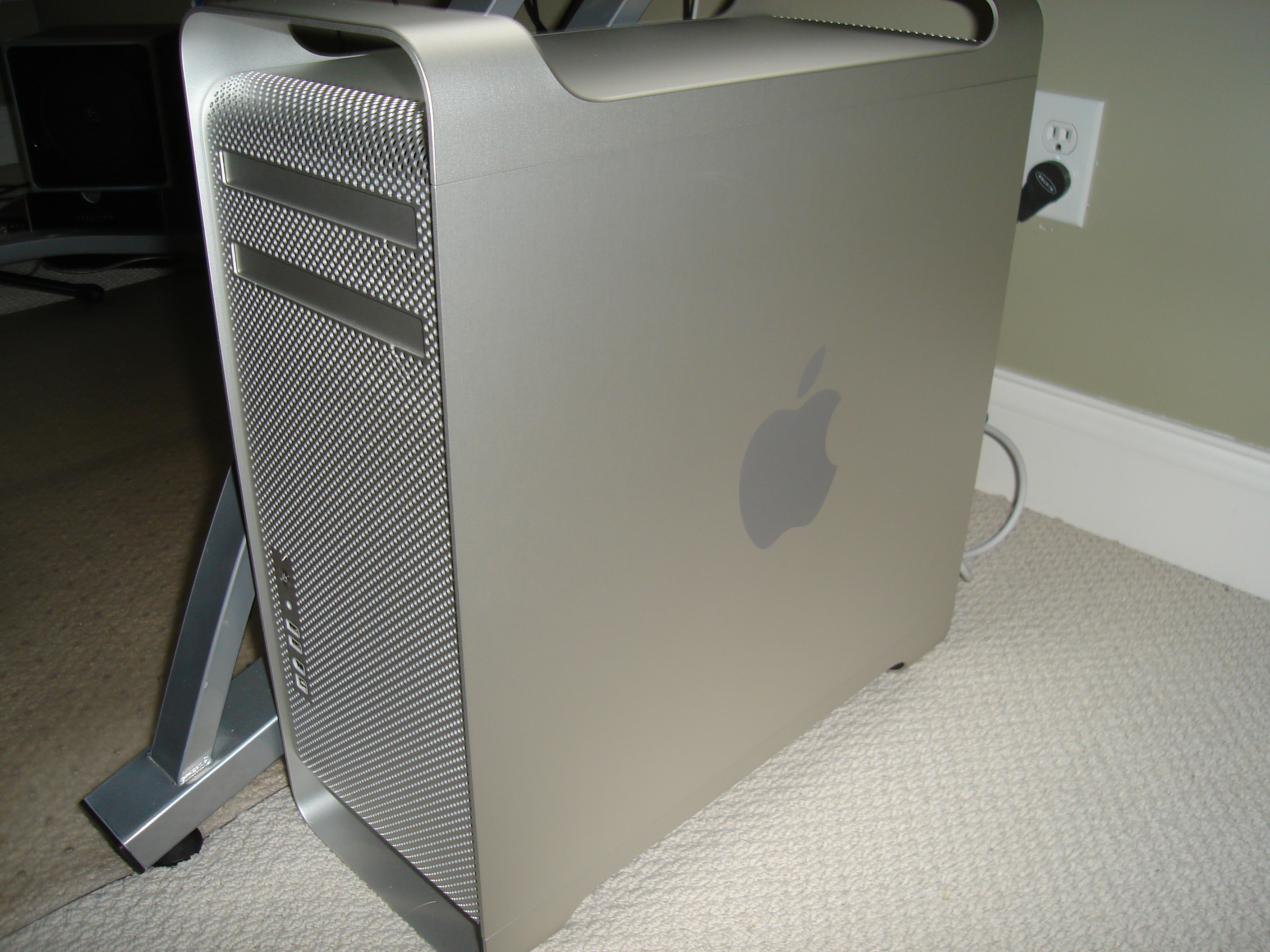 apple mac pro computer tower apple mac pro computer tower